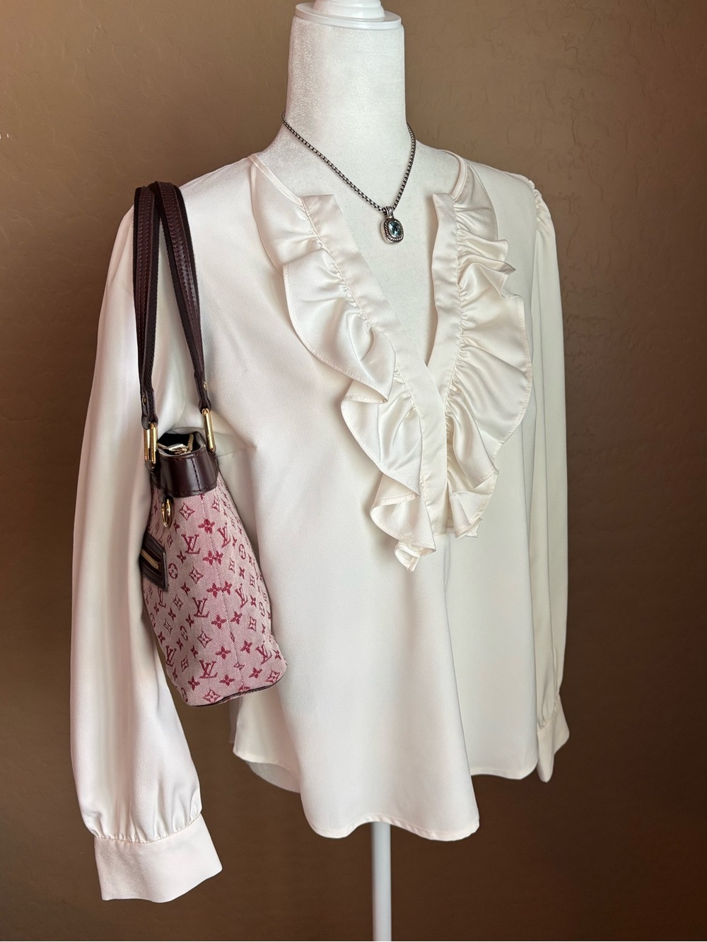 J. CREW ☀️ V-neck Ruffle Blouse - Picture 4 of 12